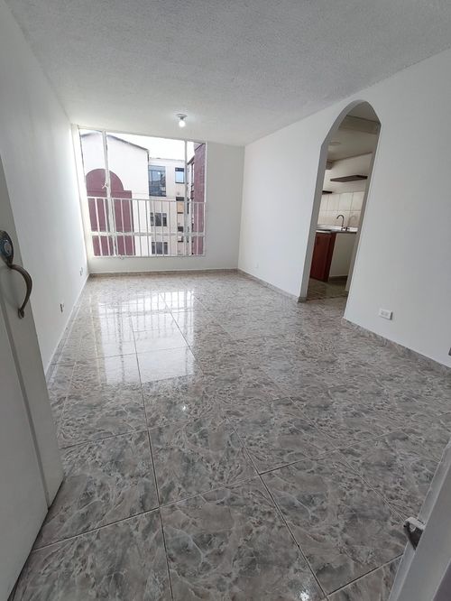 Apartamento de 3 alcobas en venta en Almendros, Bogotá, 47 m² · foto 2 de 11