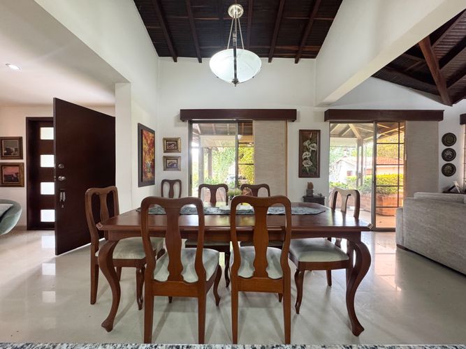 Casa de 4 alcobas en venta en La Españolita, Piedecuesta · foto 5 de 16