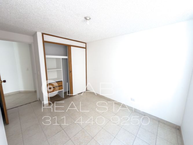 Apartamento de 3 alcobas en venta en Quinta Paredes, Bogotá, 70 m² · foto 15 de 24
