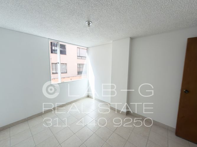 Apartamento de 3 alcobas en venta en Quinta Paredes, Bogotá, 70 m² · foto 17 de 24