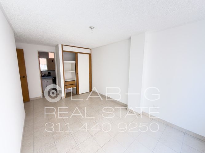 Apartamento de 3 alcobas en venta en Quinta Paredes, Bogotá, 70 m² · foto 19 de 24