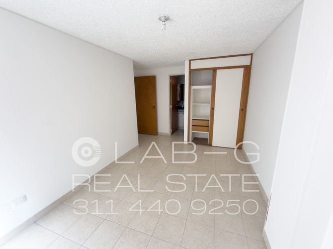 Apartamento de 3 alcobas en venta en Quinta Paredes, Bogotá, 70 m² · foto 20 de 24