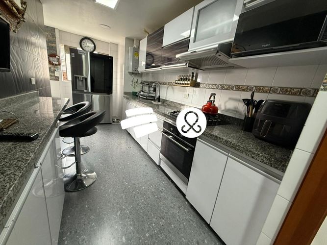 Apartamento de 3 alcobas en venta en Colina Campestre, Bogotá, 157 m² · foto 3 de 22