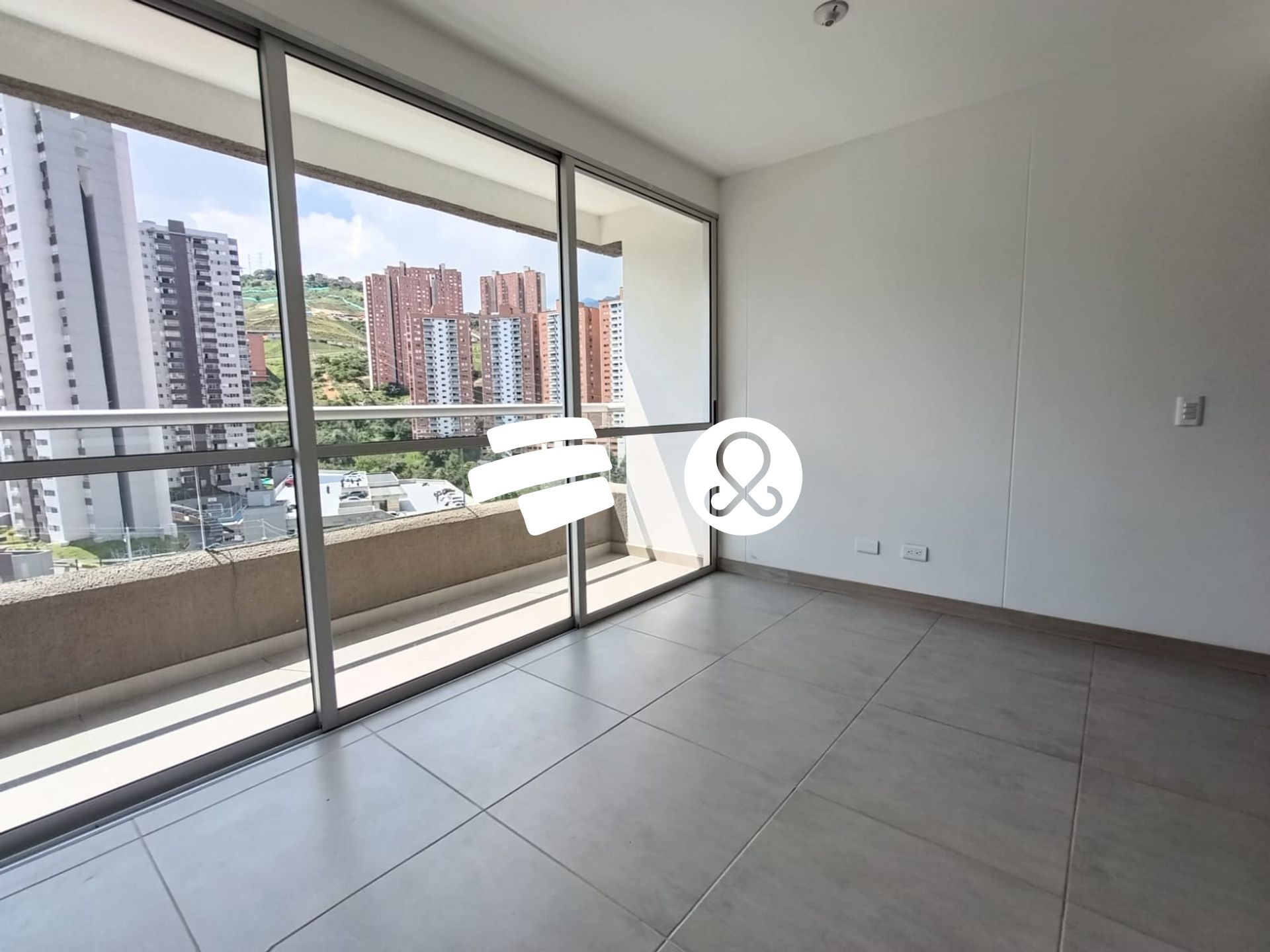 Apartamento en venta en Santa Rosa De Lima, Medellín · foto 2 de 19