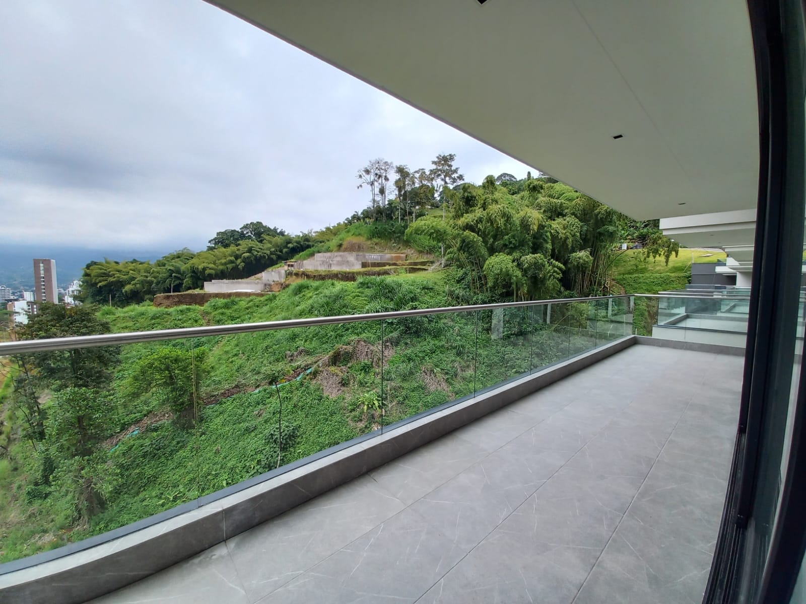 Apartamento en venta en Pinares, Pereira · foto 2 de 23