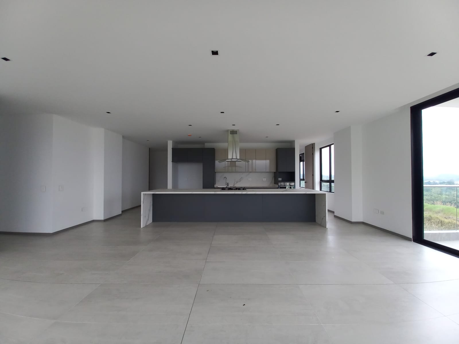Apartamento en venta en Pinares, Pereira · foto 3 de 23