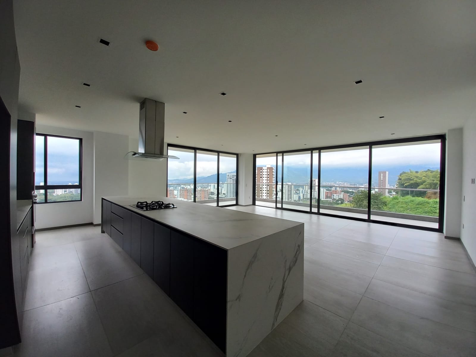 Apartamento en venta en Pinares, Pereira · foto 9 de 23