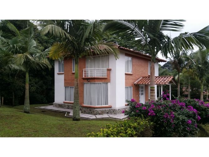 Casa de 4 alcobas en venta en Sector Parque Valencia, Armenia, 260 m² · foto 2 de 7