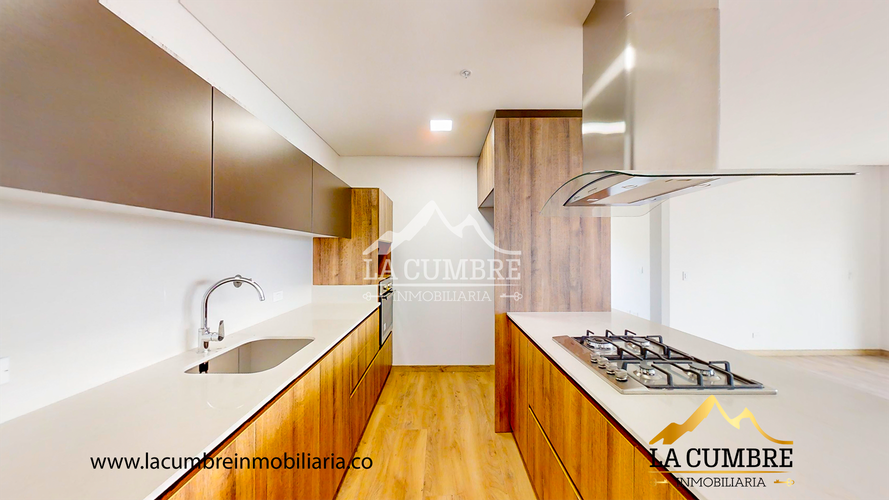 Apartamento de 3 alcobas en venta en Altos Del Poblado, Medellín, 140 m² · foto 4 de 12