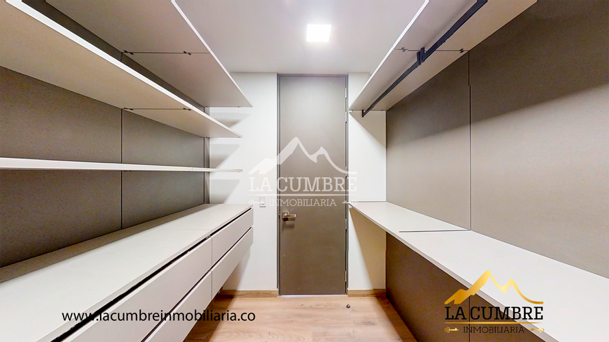 Apartamento de 3 alcobas en venta en Altos Del Poblado, Medellín, 140 m² · foto 6 de 12