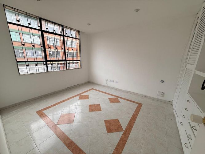 Casa de 3 alcobas en venta en Galerias, Bogotá, 355 m² · foto 9 de 15