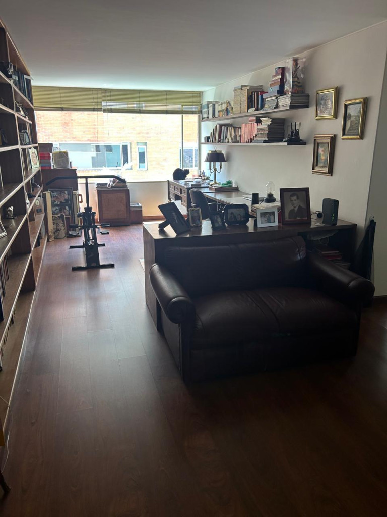 Apartamento en venta en Los Rosales, Bogotá · foto 2 de 7