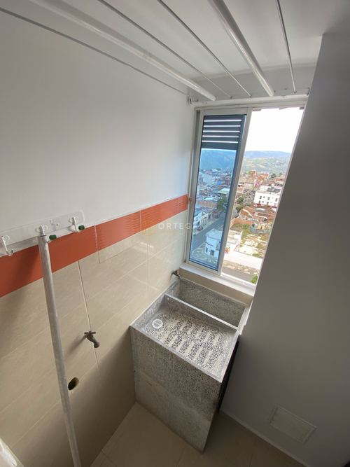 Apartamento de 1 alcoba en venta en Comuneros, Bucaramanga, 38 m² · foto 7 de 11