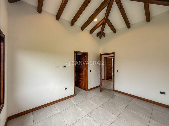 Casa de 4 alcobas en venta en Quirama, El Carmen de Viboral, 360 m² · foto 16 de 24