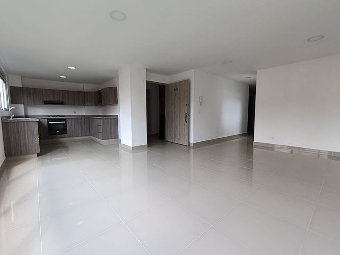 Apartamento de 3 alcobas en arriendo en La Castellana, Medellín, 134 m² · foto 3 de 20