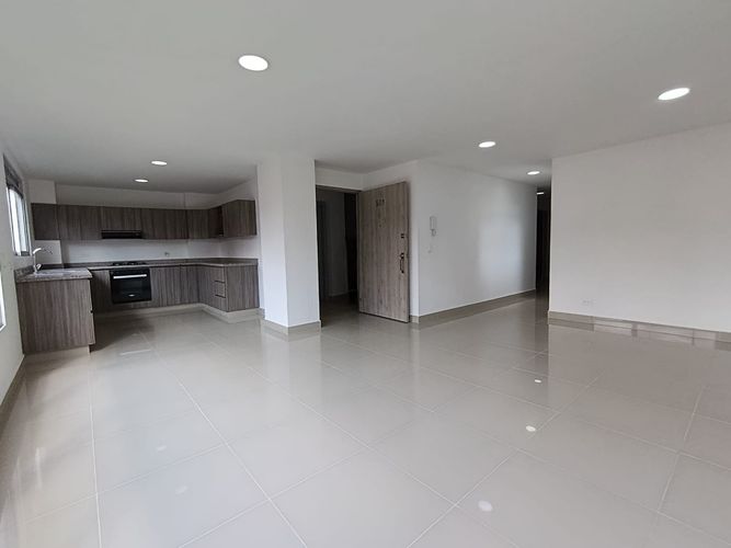 Apartamento de 3 alcobas en arriendo en La Castellana, Medellín, 134 m² · foto 4 de 20