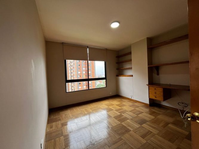 Apartamento de 3 alcobas en arriendo en Patio Bonito, Medellín, 144 m² · foto 12 de 24