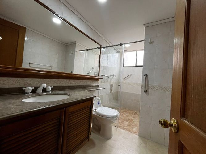 Apartamento de 3 alcobas en arriendo en Patio Bonito, Medellín, 144 m² · foto 17 de 24