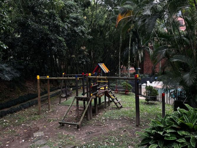 Apartamento de 3 alcobas en arriendo en Patio Bonito, Medellín, 144 m² · foto 21 de 24