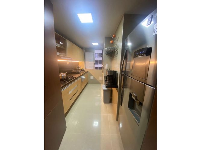 Apartamento de 3 alcobas en venta en Centro Comercial Parque La Colina, Bogotá, 97 m² · foto 9 de 24