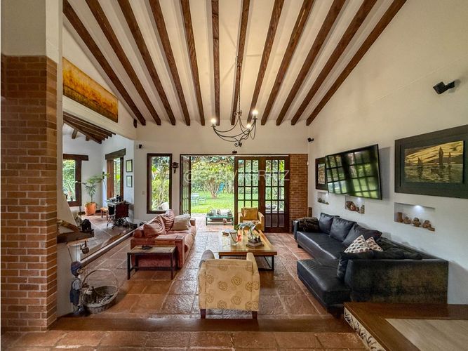Casa de 5 alcobas en venta en El Tablazo, Rionegro, 403 m² · foto 3 de 19