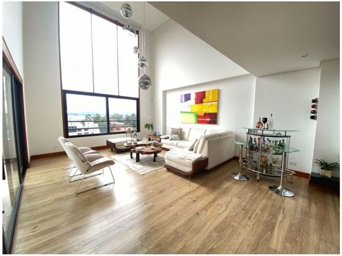 Casa de 4 alcobas en venta en Bella Suiza, Bogotá, 465 m² · foto 2 de 20