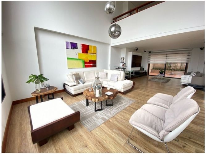 Casa de 4 alcobas en venta en Bella Suiza, Bogotá, 465 m² · foto 15 de 20
