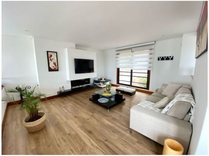 Casa de 4 alcobas en venta en Bella Suiza, Bogotá, 465 m² · foto 17 de 20