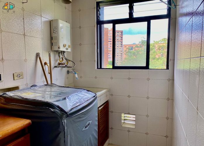 Apartaestudio en arriendo en La Aguacatala, Medellín, 57 m² · foto 7 de 15