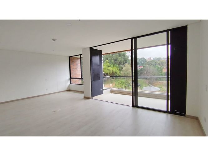 Apartaestudio en venta en Vía Las Palmas, El Retiro, 73 m² · foto 2 de 12