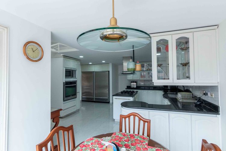 Apartamento de 5 alcobas en venta en Santa Barbara Occidental, Bogotá, 475 m² · foto 5 de 24