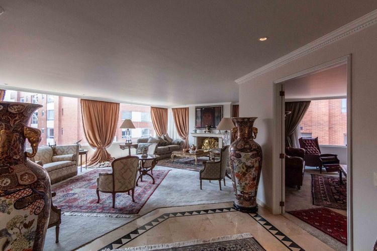 Apartamento de 5 alcobas en venta en Santa Barbara Occidental, Bogotá, 475 m² · foto 9 de 24