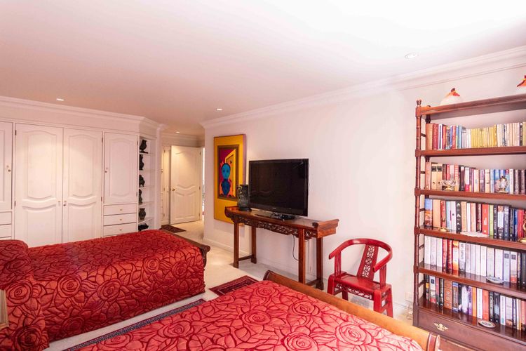 Apartamento de 5 alcobas en venta en Santa Barbara Occidental, Bogotá, 475 m² · foto 15 de 24