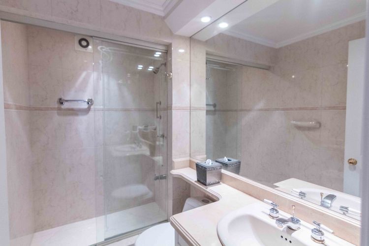 Apartamento de 5 alcobas en venta en Santa Barbara Occidental, Bogotá, 475 m² · foto 16 de 24