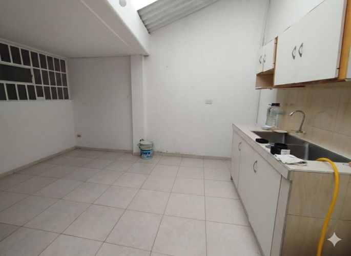 Casa de 9 alcobas en venta en El Poa, Bogotá, 340 m² · foto 17 de 22