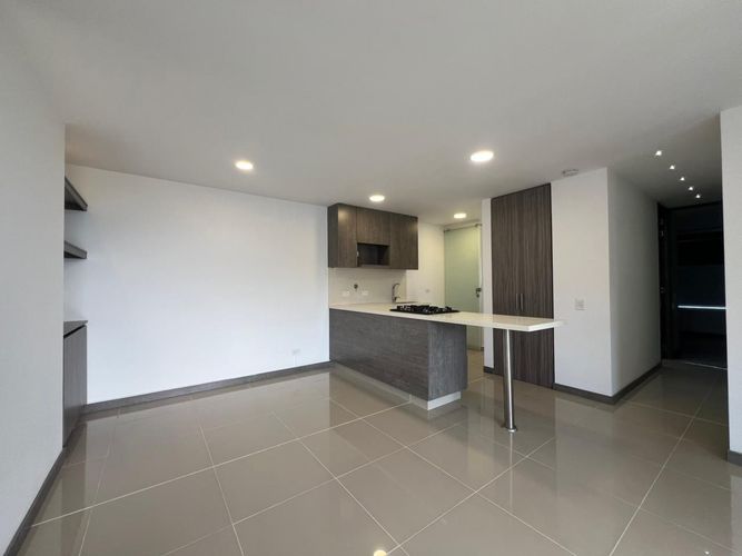 Apartamento de 3 alcobas en arriendo en Camino Verde, Envigado, 82 m² · foto 6 de 16