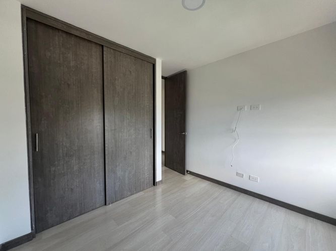 Apartamento de 3 alcobas en arriendo en Camino Verde, Envigado, 82 m² · foto 10 de 16