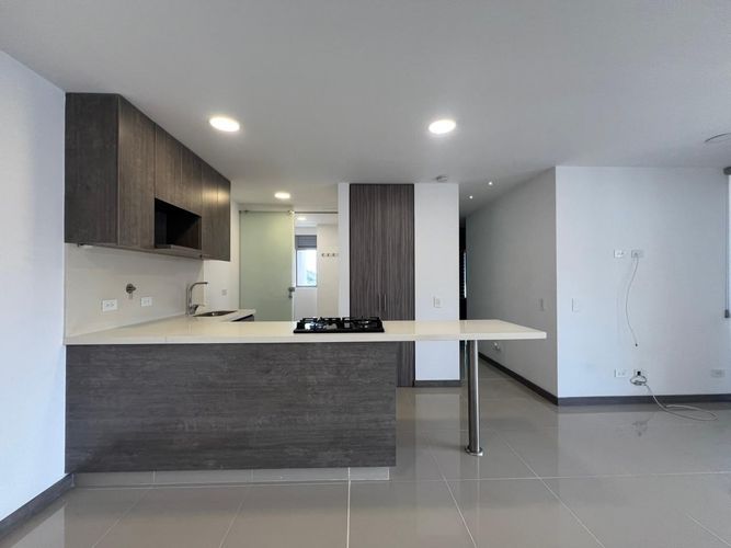 Apartamento de 3 alcobas en arriendo en Camino Verde, Envigado, 82 m² · foto 2 de 16