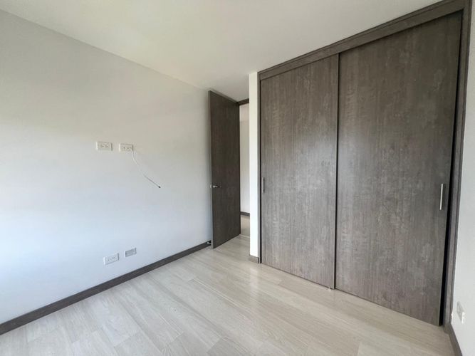 Apartamento de 3 alcobas en arriendo en Camino Verde, Envigado, 82 m² · foto 9 de 16