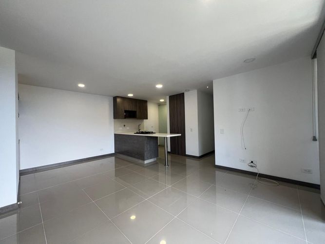 Apartamento de 3 alcobas en arriendo en Camino Verde, Envigado, 82 m² · foto 7 de 16