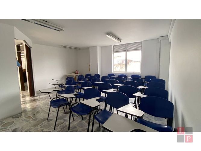 Edificio en venta en Versalles, Manizales, 1676 m² · foto 11 de 24