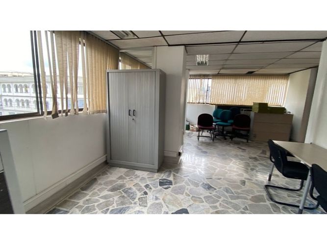Edificio en venta en Versalles, Manizales, 1676 m² · foto 14 de 24