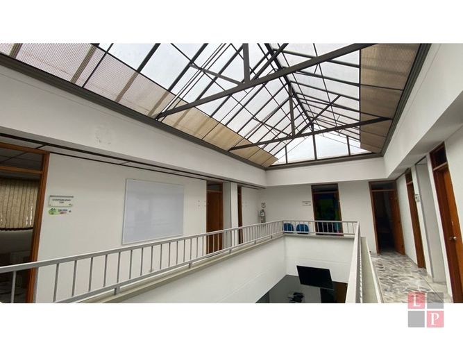 Edificio en venta en Versalles, Manizales, 1676 m² · foto 16 de 24