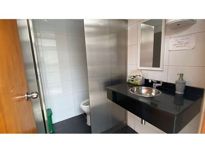 Edificio en venta en Versalles, Manizales, 1676 m² · foto 17 de 24