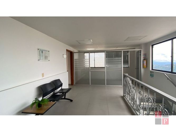 Edificio en venta en Versalles, Manizales, 1676 m² · foto 20 de 24