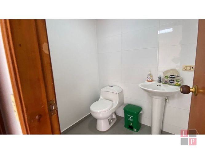 Edificio en venta en Versalles, Manizales, 1676 m² · foto 22 de 24