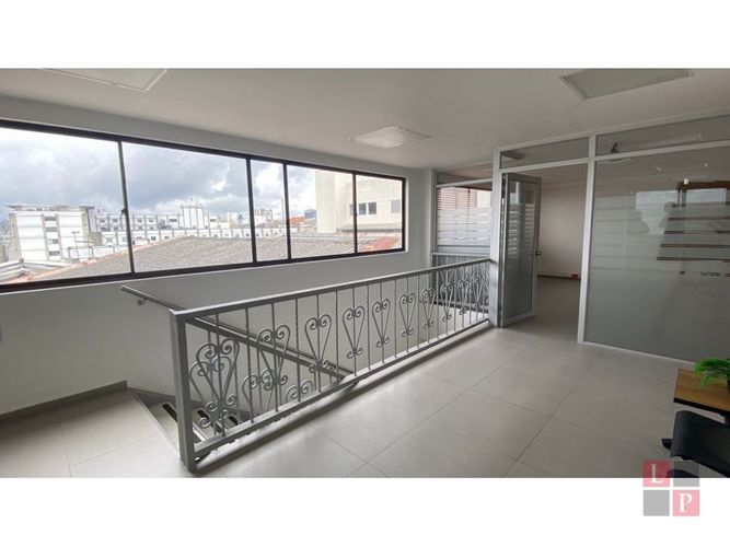 Edificio en venta en Versalles, Manizales, 1676 m² · foto 24 de 24