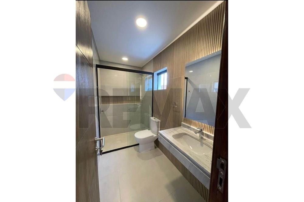 VENDO HERMOSO DUPLEX EN SAN LORENZO — foto 2