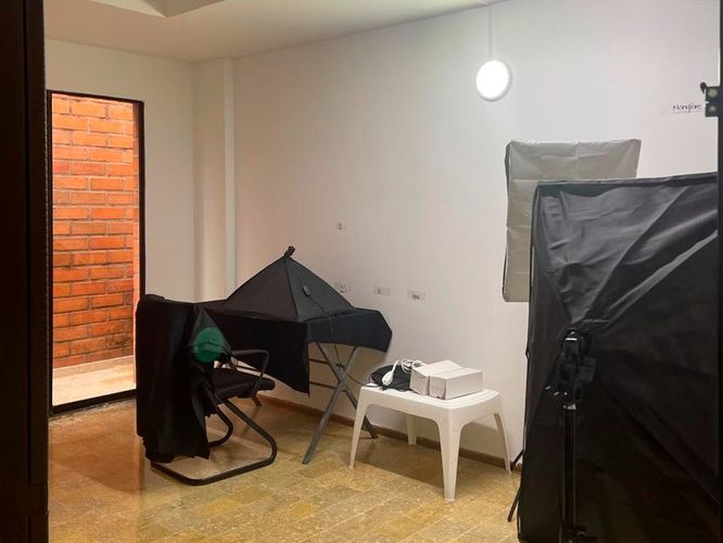 Oficina en arriendo en El Poblado, Medellín, 170 m² · foto 3 de 9