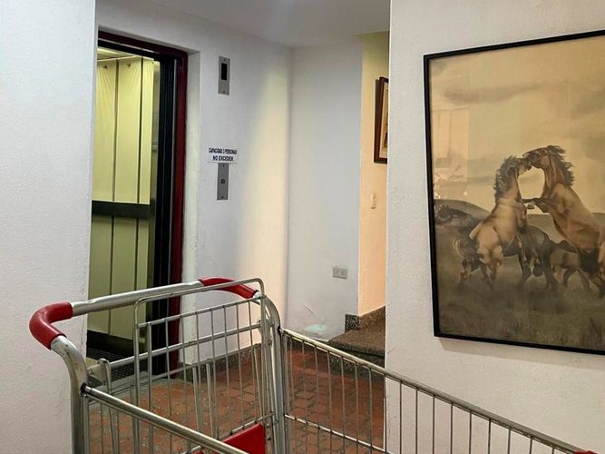 Oficina en arriendo en El Poblado, Medellín, 170 m² · foto 4 de 9